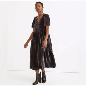 Madewell Jewel Purple Velvet Puff-Sleeve V-Neck Midi
Dress size XL NWT